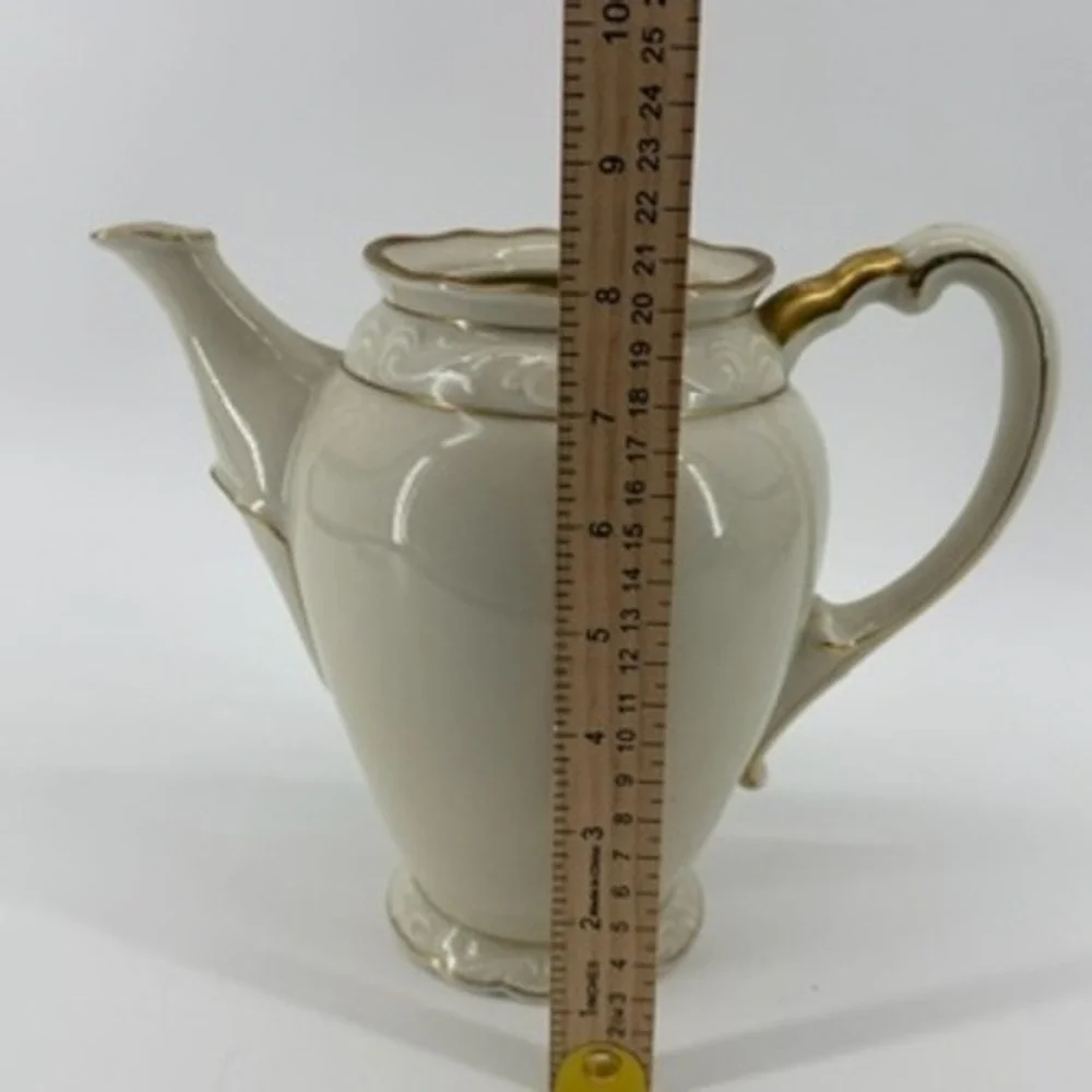 Bavaria Sonnenporzellan D&R W Weissenstadt Gold Trim Scalloped Coffee Teapot